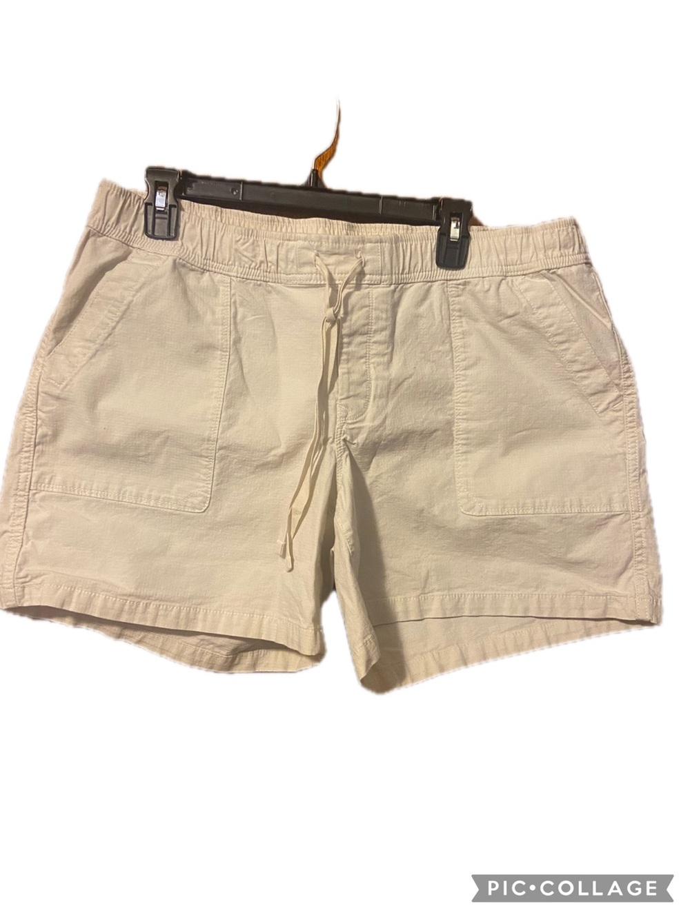 The North Face Cream women’s Drawstring Shorts